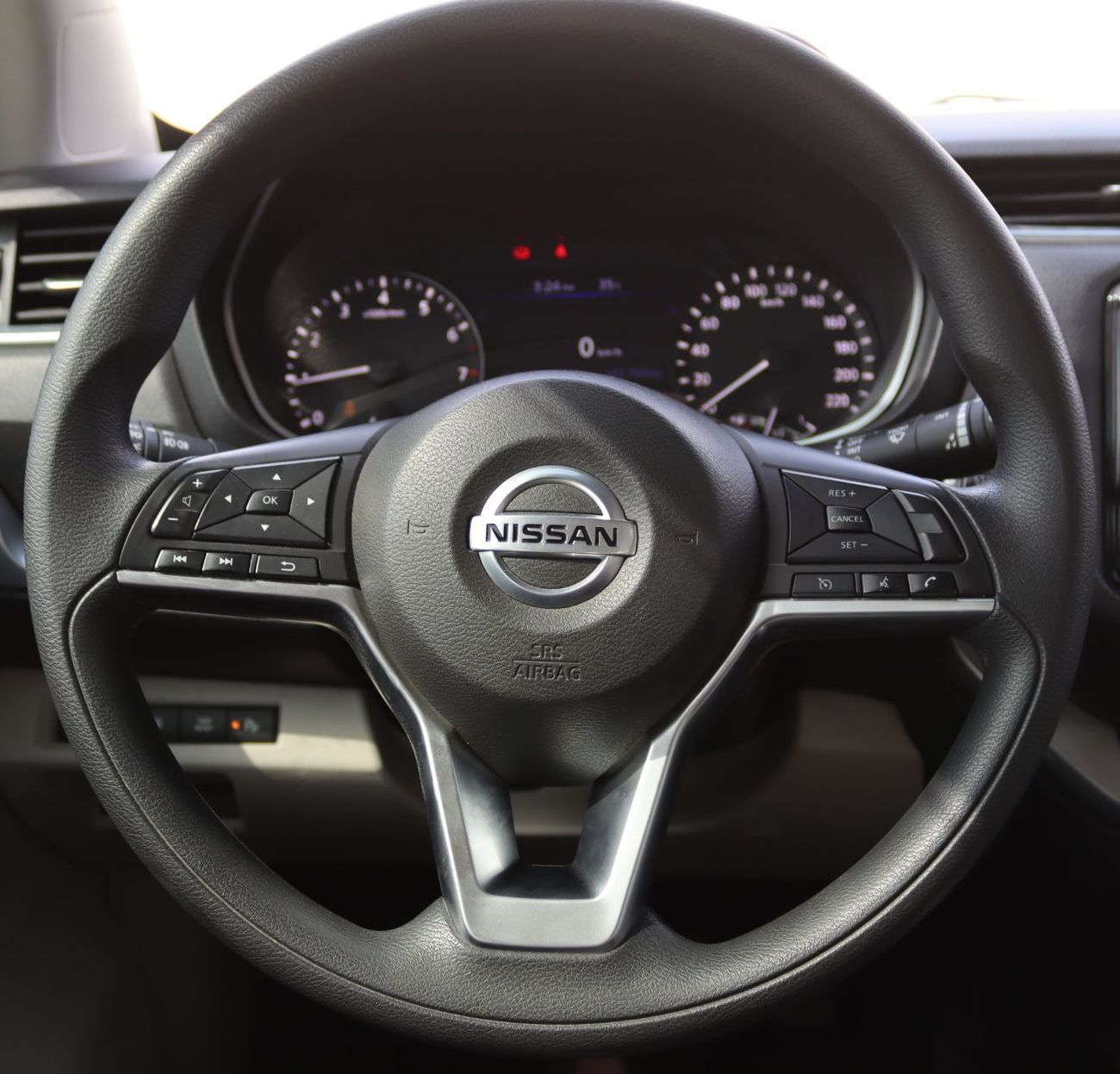 Nissan XTerra Titanium 2.5L 4WD 2022 NISSAN X-TERRA-TITANIUM GCC model in excellent condition without accidents -