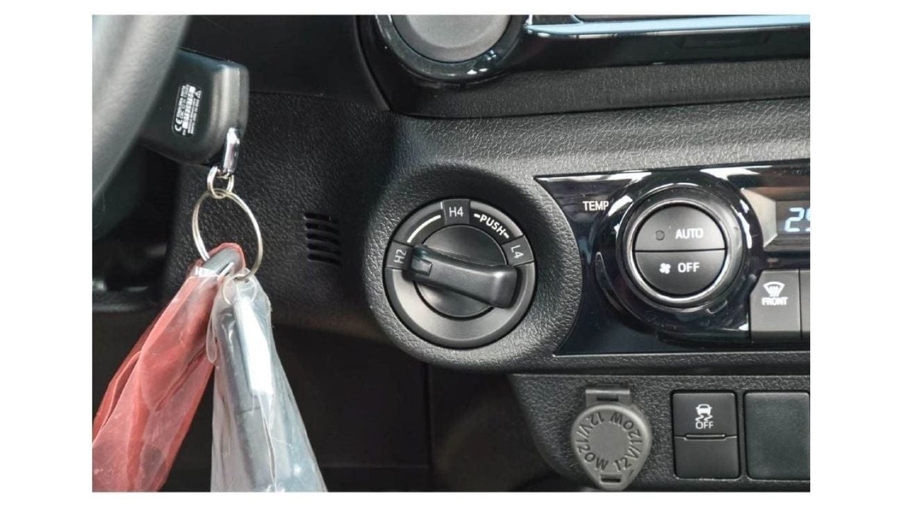 Toyota Hilux 2024 TOYOTA HILUX 2.7L  AUTOMATIC 4X4 UAE PASS