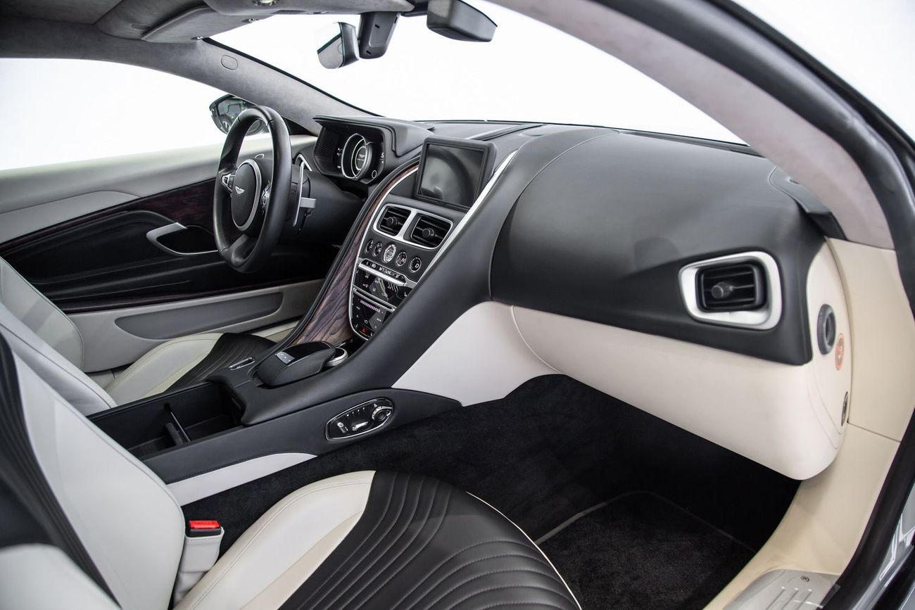 Aston Martin DB11 Std Aston Martin DB11 V12