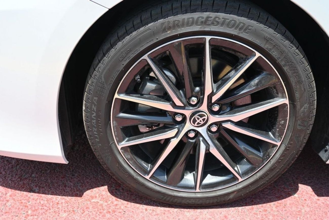 Toyota Camry Toyota Camry Limited 3.5L Petrol, V6, Sedan, FWD, 4Doors Features: Panoramic Roof, Radar, Cruise Con