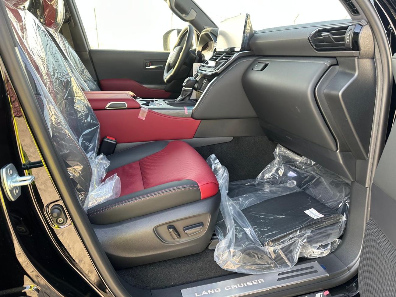 Toyota Land Cruiser GR 3.5L, LEATHER SEAT, RADAR, MONITORS, FULL OPTION - MODEL 2025