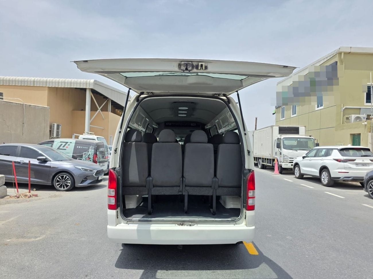 Toyota Hiace TOYOTA HIACE COMMUTER VAN RHD 2015 MODEL 3.0 L DIESEL AUTOMATIC(PM15122)