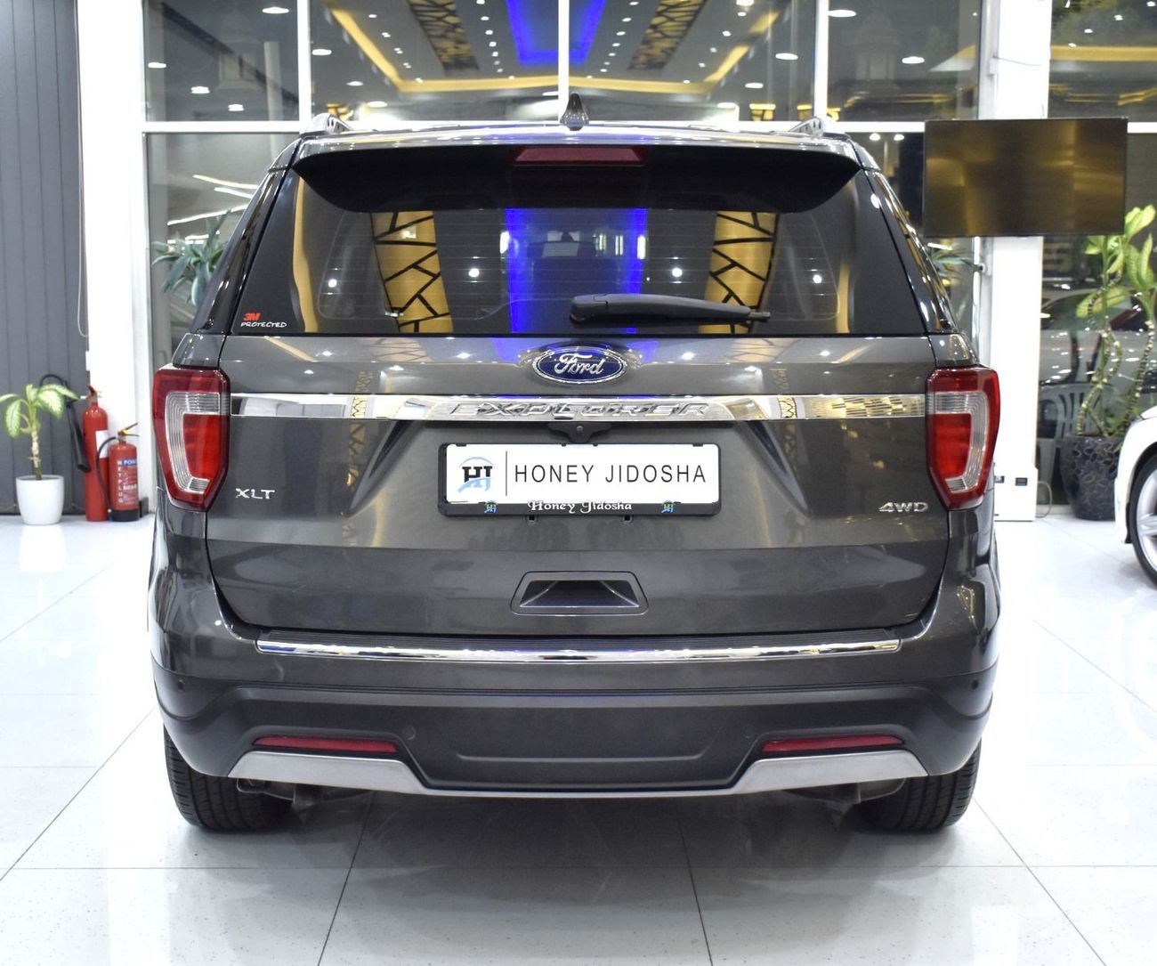 فورد إكسبلورر EXCELLENT DEAL for our Ford Explorer XLT 4WD ( 2018 Model ) in Grey Color GCC Specs