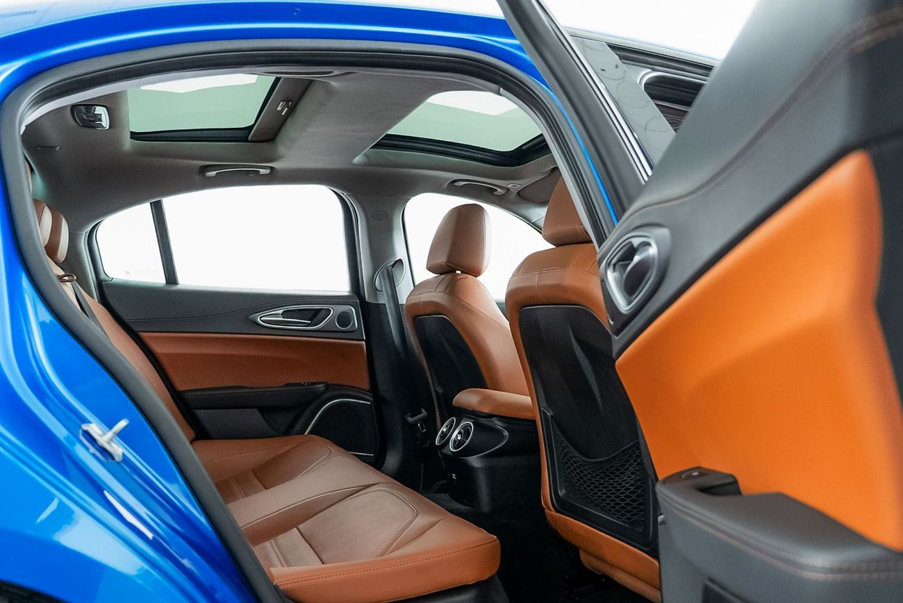 ألفا روميو جوليا Veloce 2.0L AWD