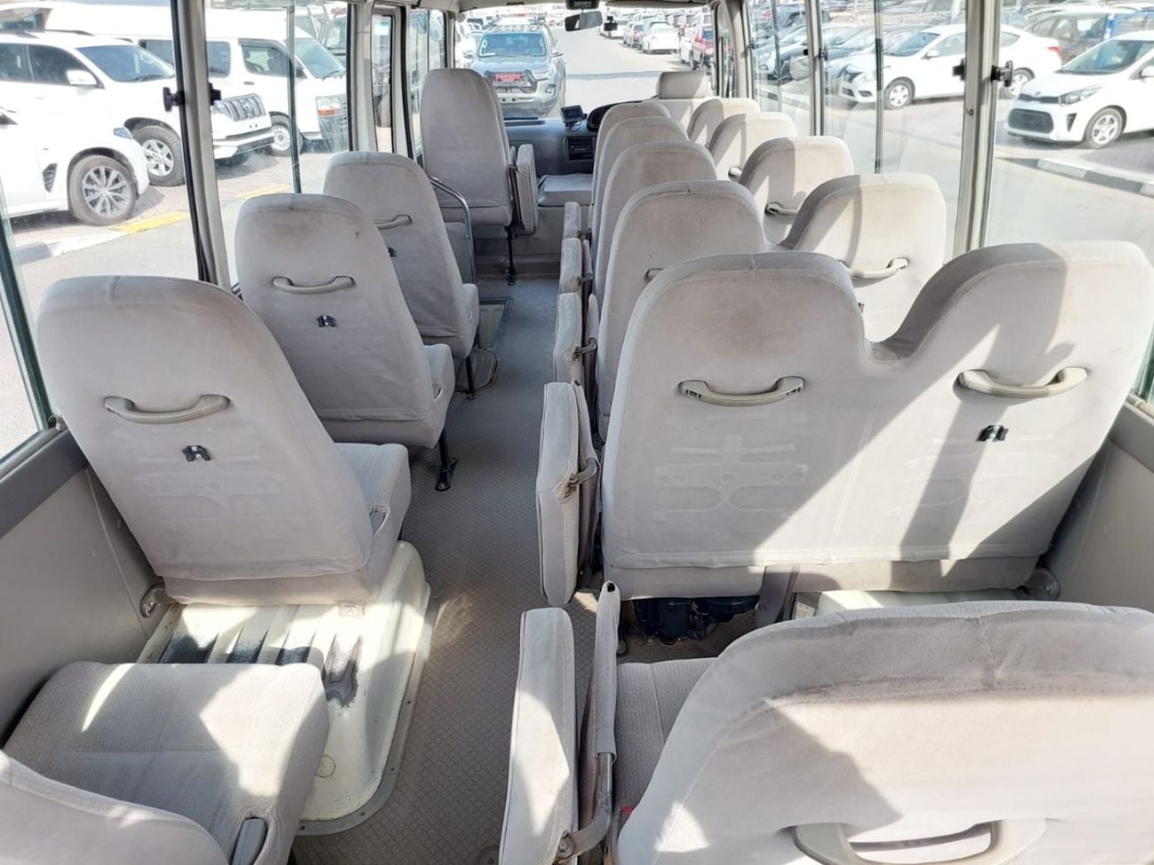 Toyota Coaster TOYOTA COASTER BUS RHD 2005 MODEL 4.0 L DIESEL AUTOMATIC(PM51046)