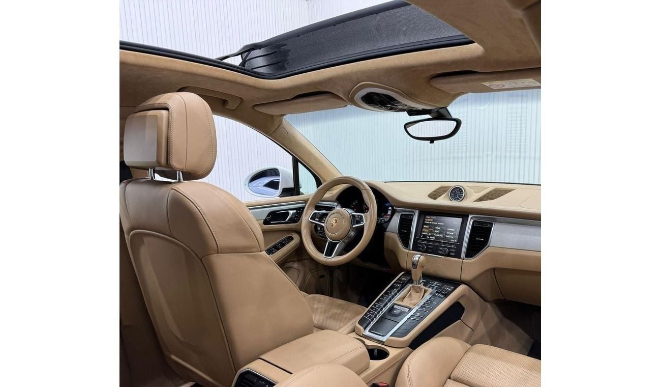 Porsche Macan Turbo 3.6L 2014 Porsche Macan Turbo, Service History, Full Options, Excellent Condition, GCC