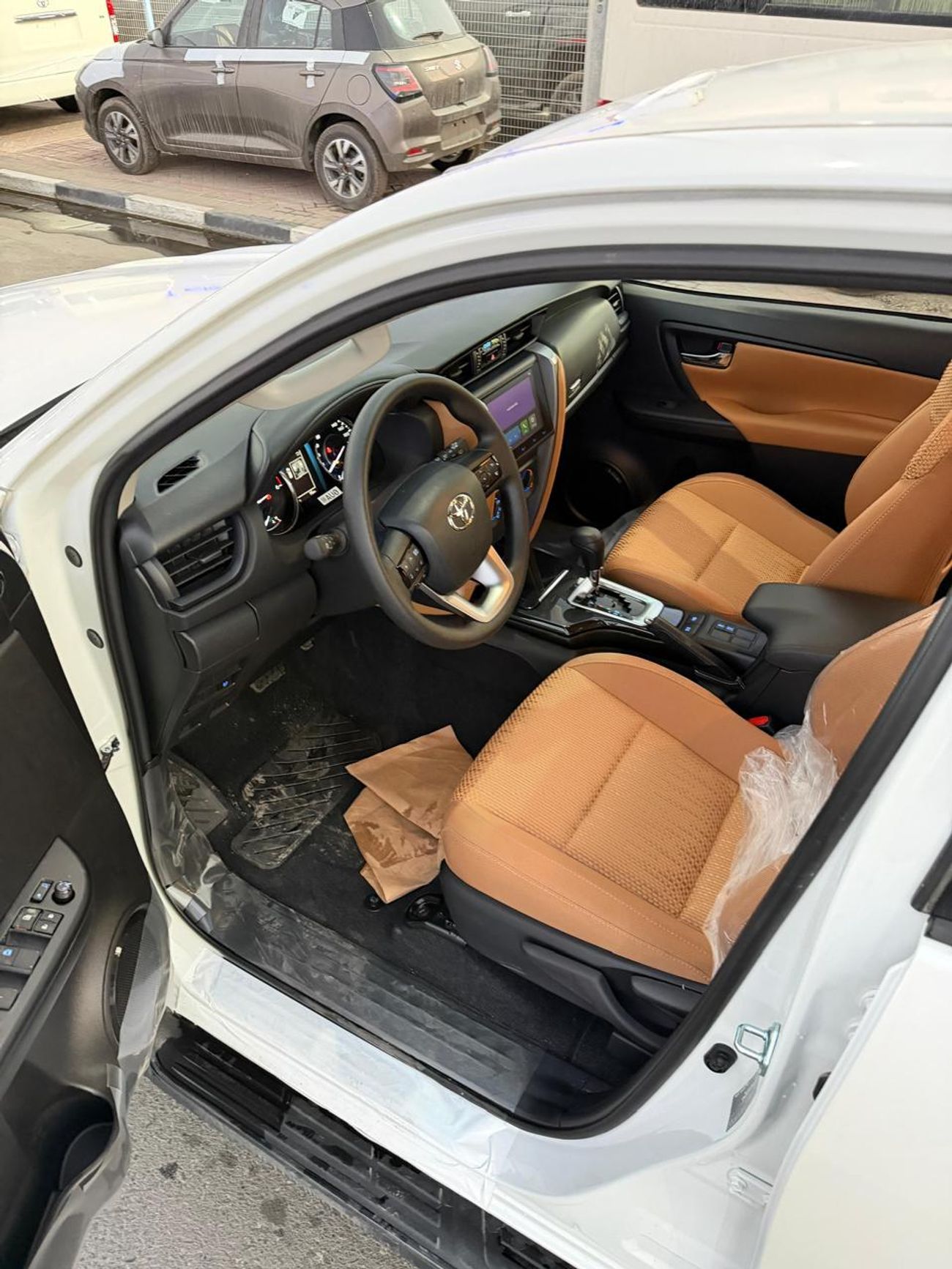 تويوتا فورتونر EXR 2.4L DIESEL AUTOMATIC TRANSMISSION ( FOR RE-EXPORT ONLY )
