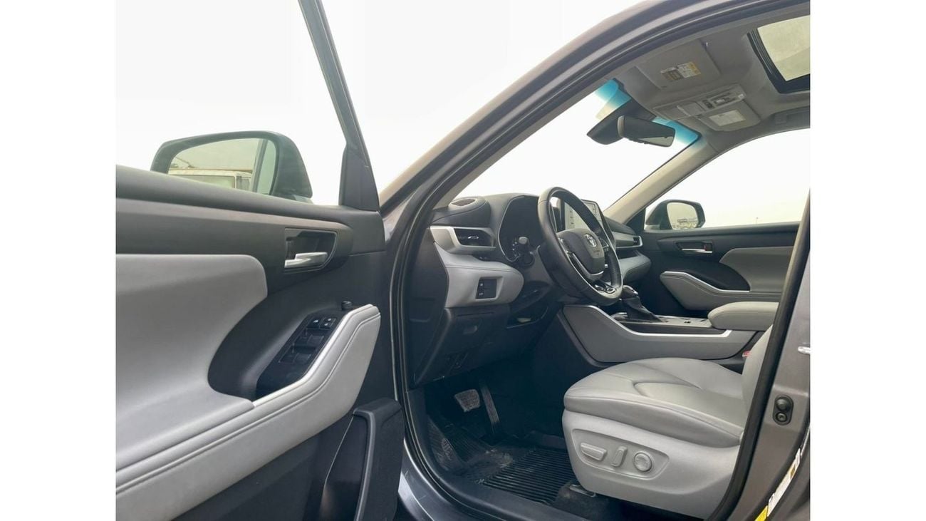 Toyota Highlander 2021 Toyota Highlander XLE hybrid Fuel - 2.5L V4 - Full Option - 4x4 AWD - 27,500 Mileage