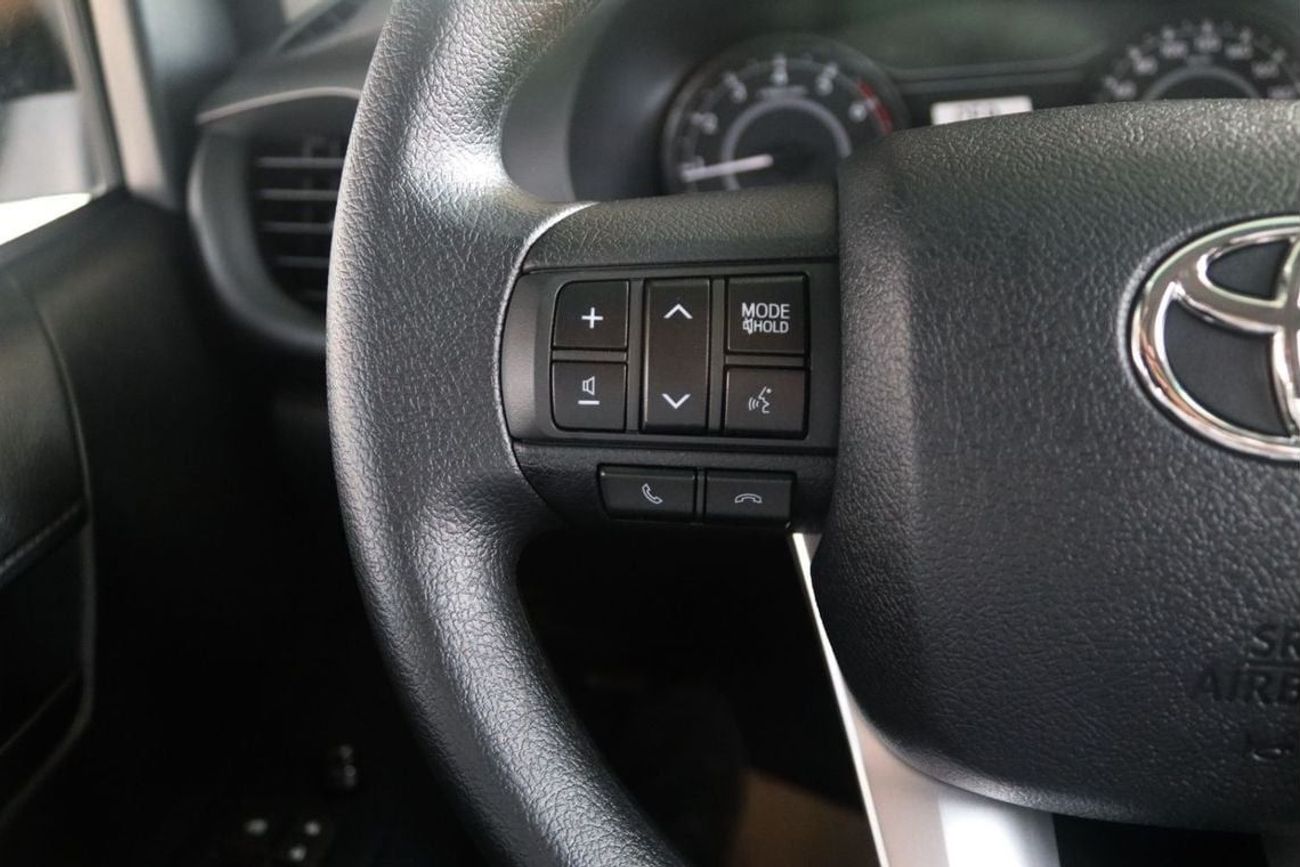 تويوتا هيلوكس 2025 TOYOTA HILUX 2.7 4X4 AUTOMATIC **EXPORT ONLY**التصدير فقط خارج الخليج**