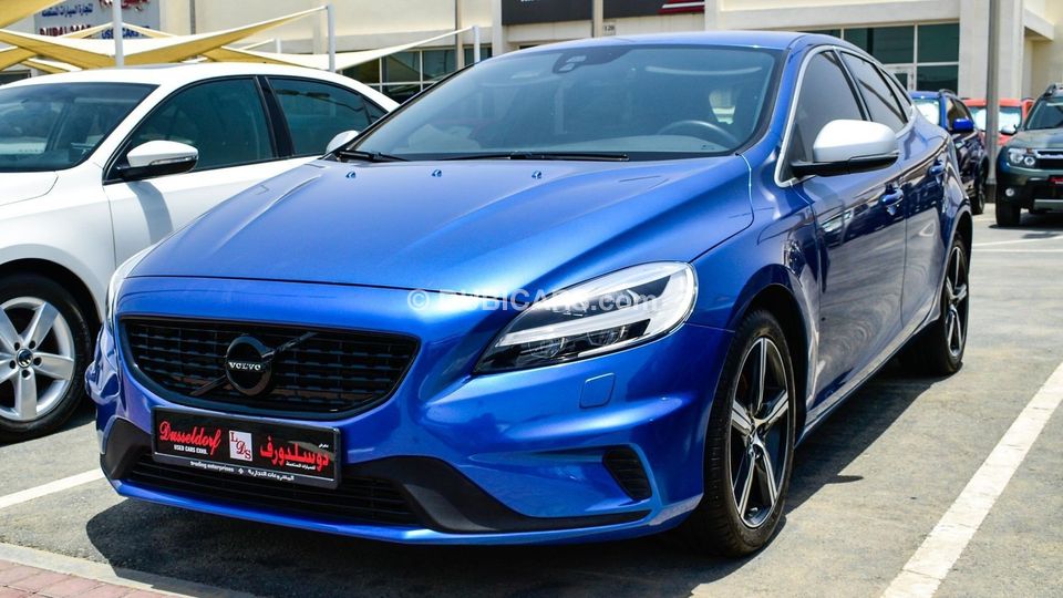 Volvo V40 T5 R for sale: AED 68,000. Blue, 2018