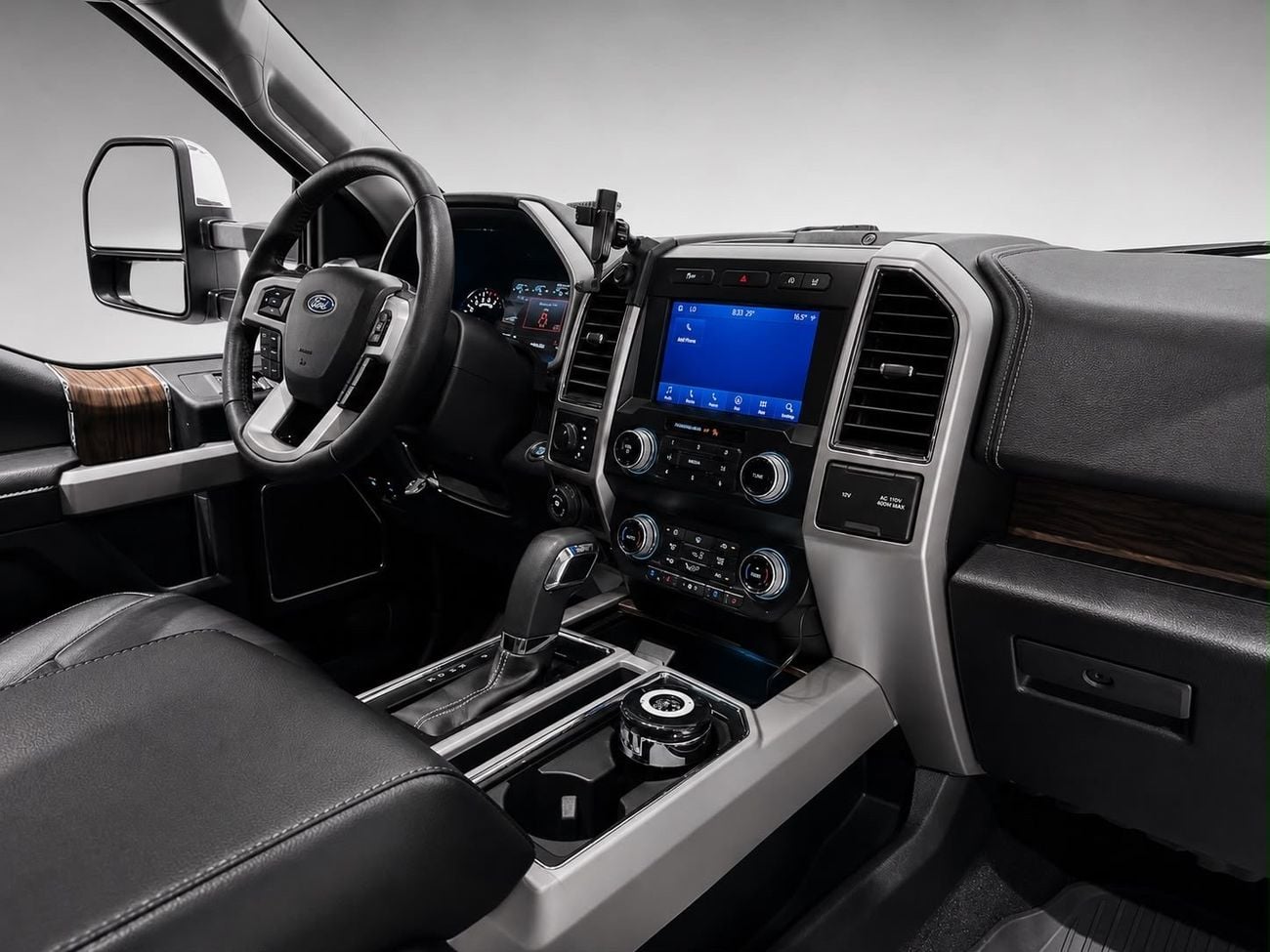 Ford F-150 XLT CREW CAB