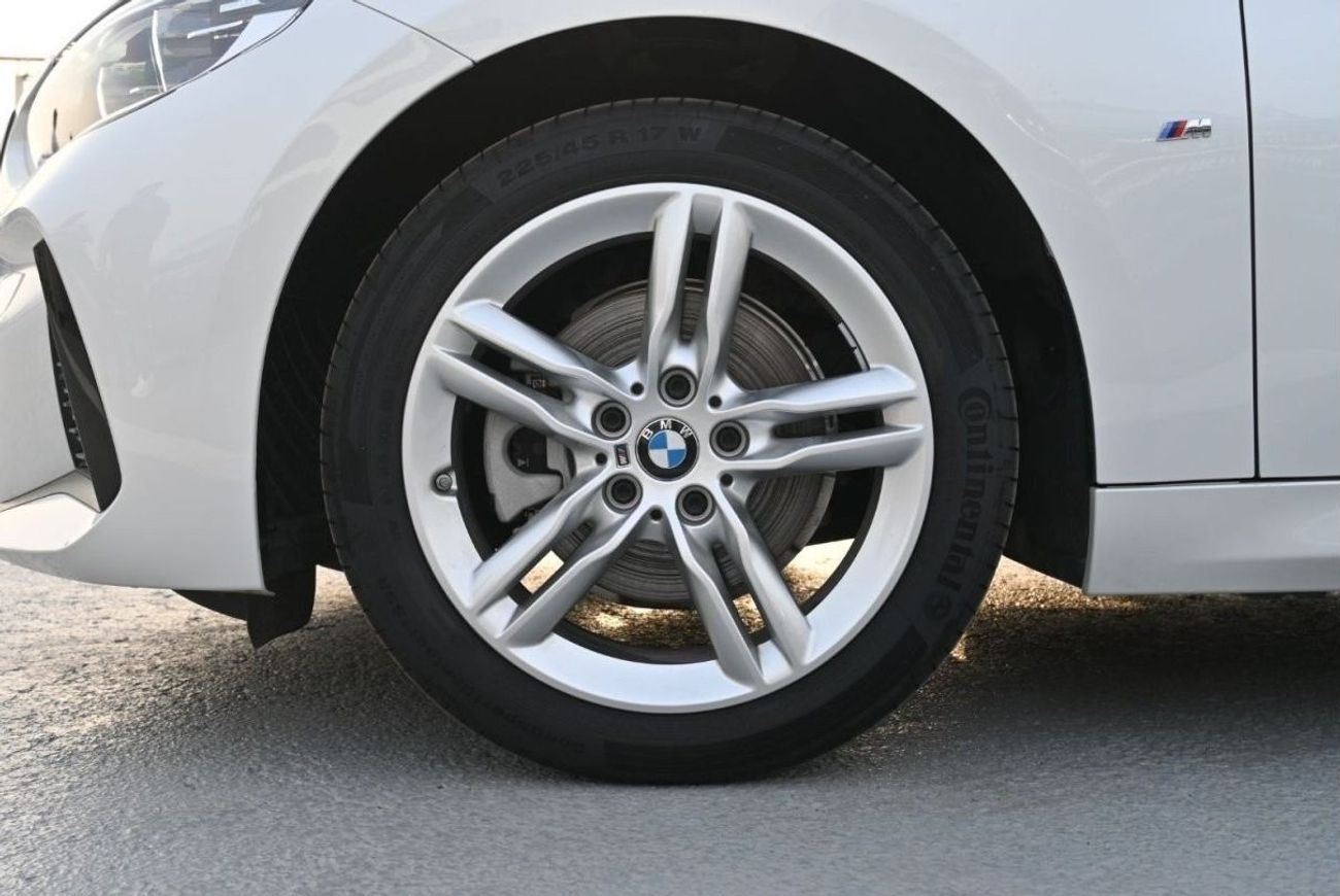 BMW 120i BMW 120i M Sport 1.5L Petrol, 7 DCT, Color White Model 2023