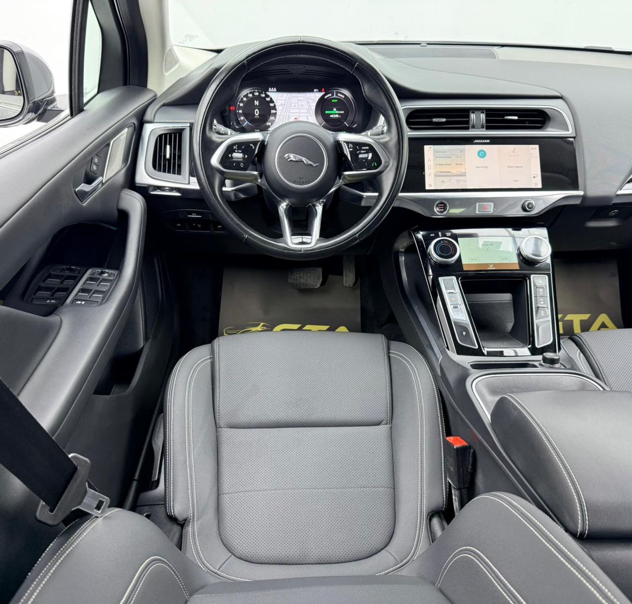 Jaguar I-PACE 2021 Jaguar I-Pace EV400, 2026 Jaguar Warranty + Service Pack, Very Low Km, Excellent Condition, GCC