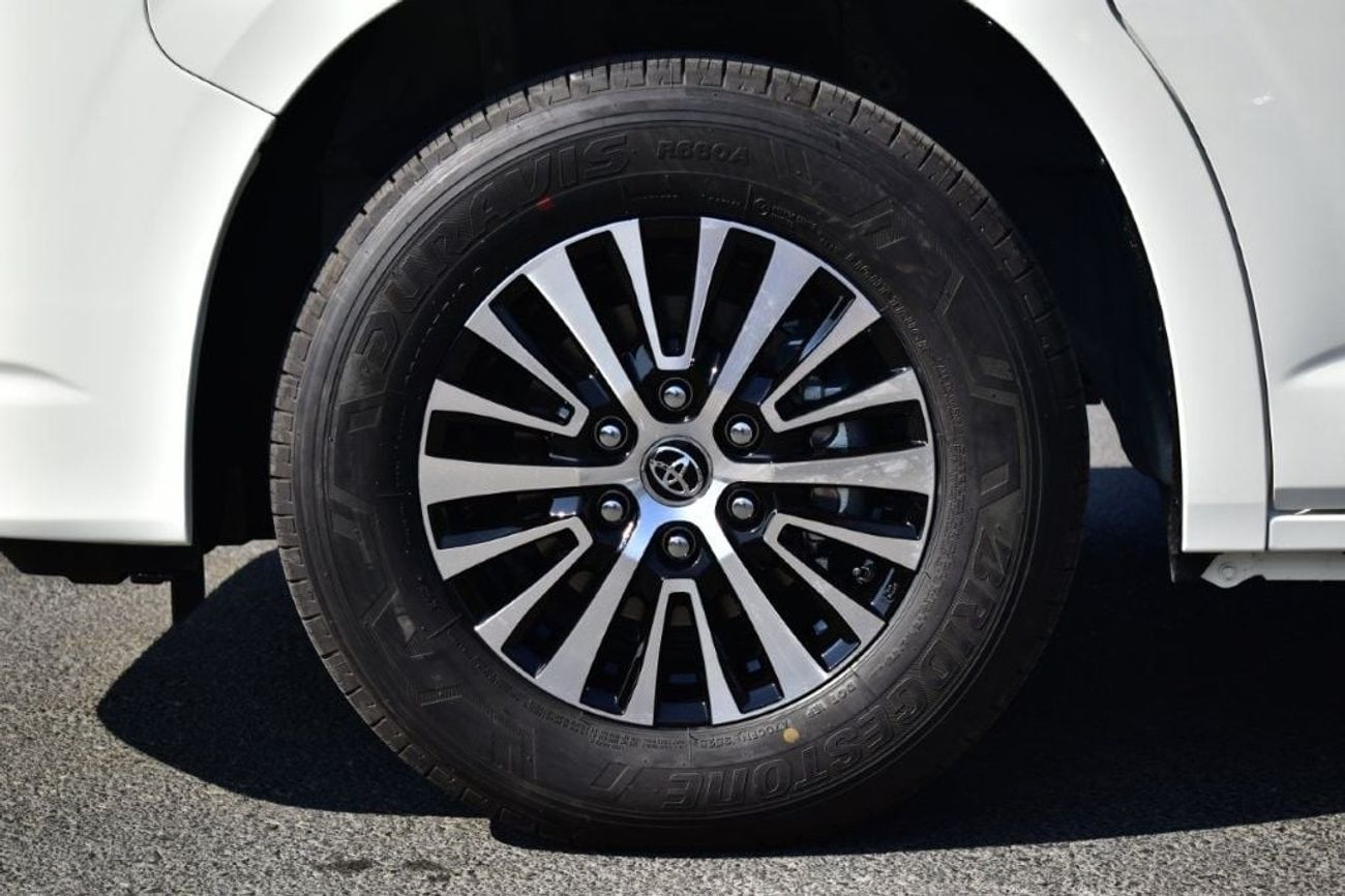 Toyota Hiace HIGHROOF 2.8L DIESEL 13 SEATER MT