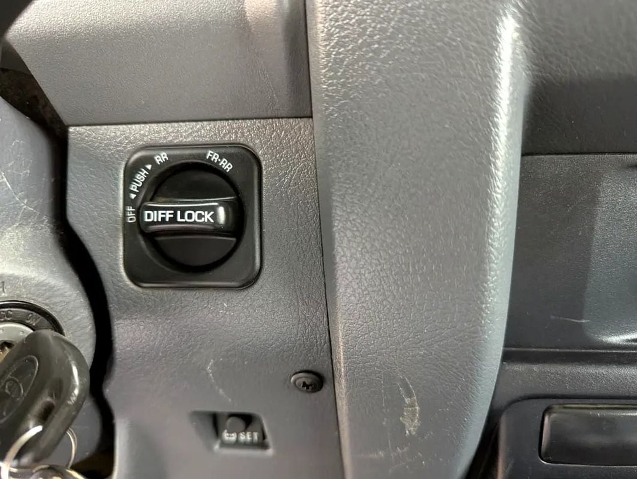 تويوتا لاند كروزر 70 LC79 LX