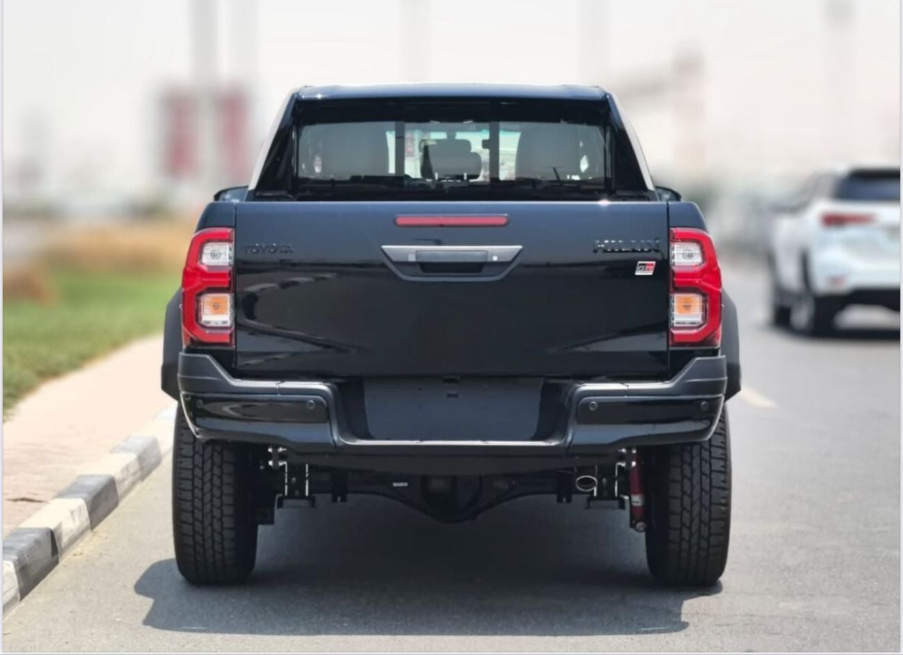 تويوتا هيلوكس GR Sport 4.0L