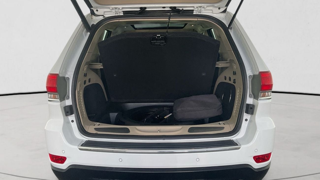 جيب جراند شيروكي Limited | upto AED 20,000 Ramadan Discount | شامل الضمان | 0 ﺪﻔﻋﺓ ﺃﻮﻟﻯ