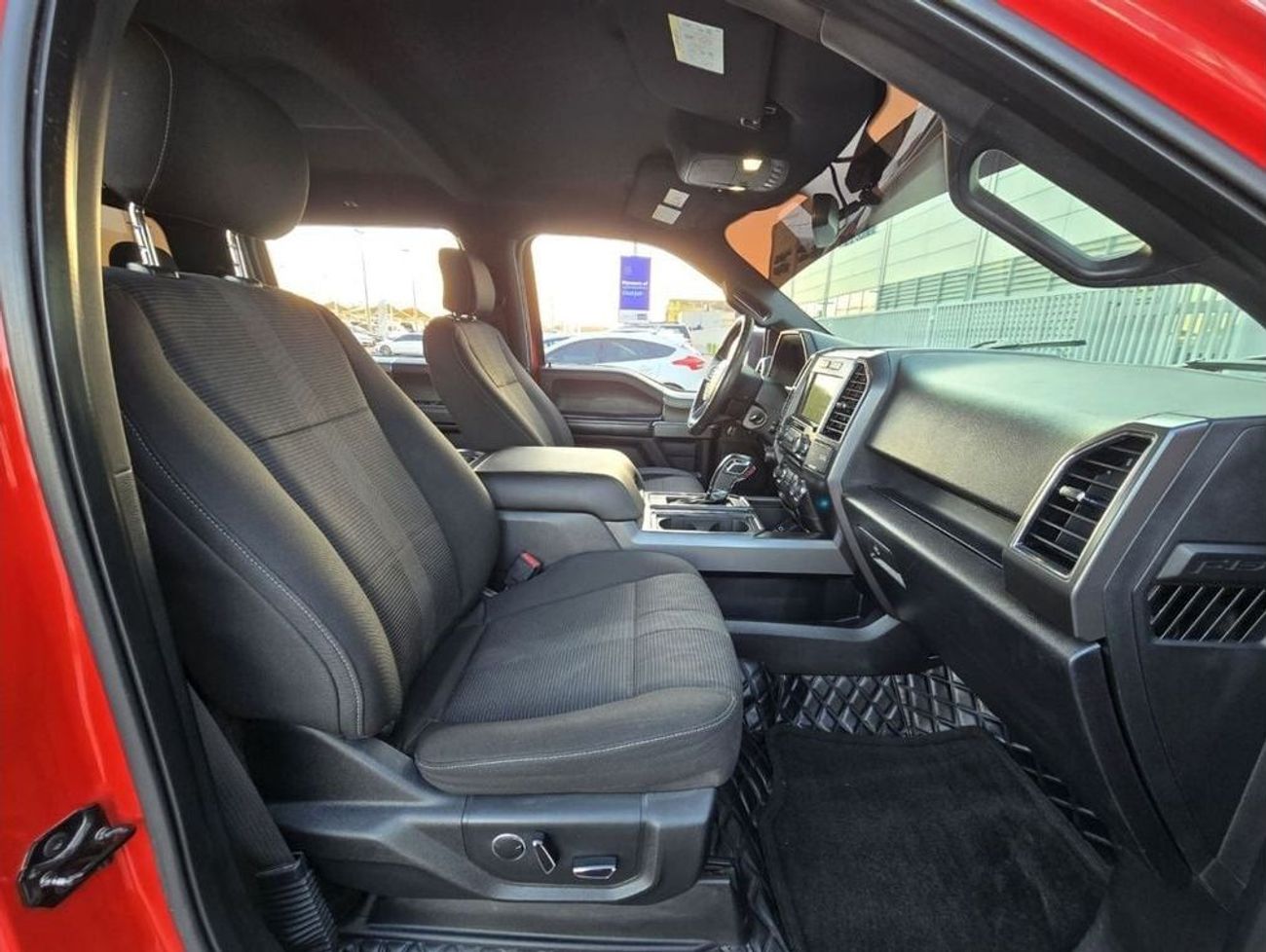 Ford F 150 XLT 5.0L (396 HP) FORD F-150 2017 GCC V8 PERFECT CONDITION