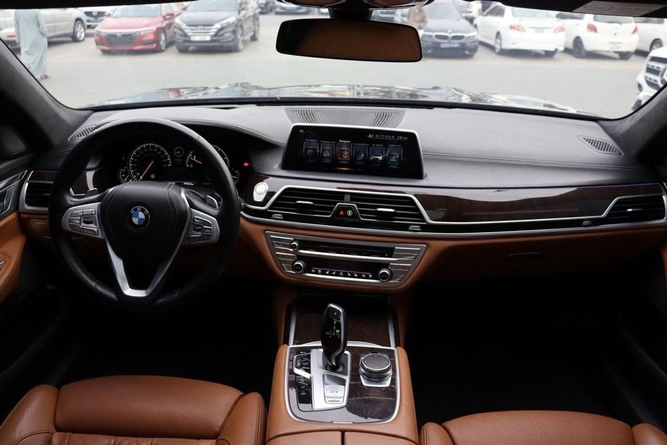 بي أم دبليو 740Li Exclusive 3.0L (335 HP) BMW 740LI VIP / 2017 / GCC / Free Accident/ V6