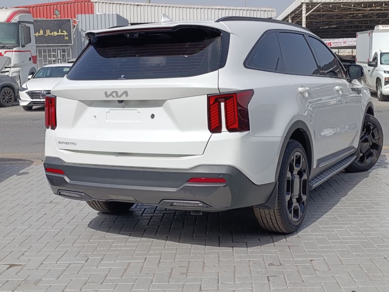 كيا سورينتو Base 2.4L AWD