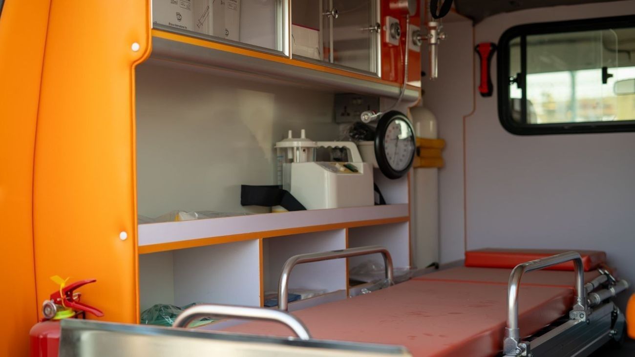 تويوتا لاند كروزر 70 78 (GRJ78) 4.0Ltr. M/T HardTop READY AMBULANCE 2023YM