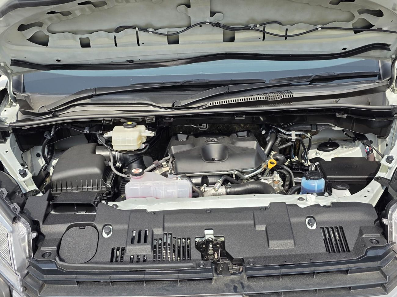 Toyota Hiace 2019 HIACE DIESEL RIGHT HAND 2.8 LITER AUTOMATIC 5 DOORS