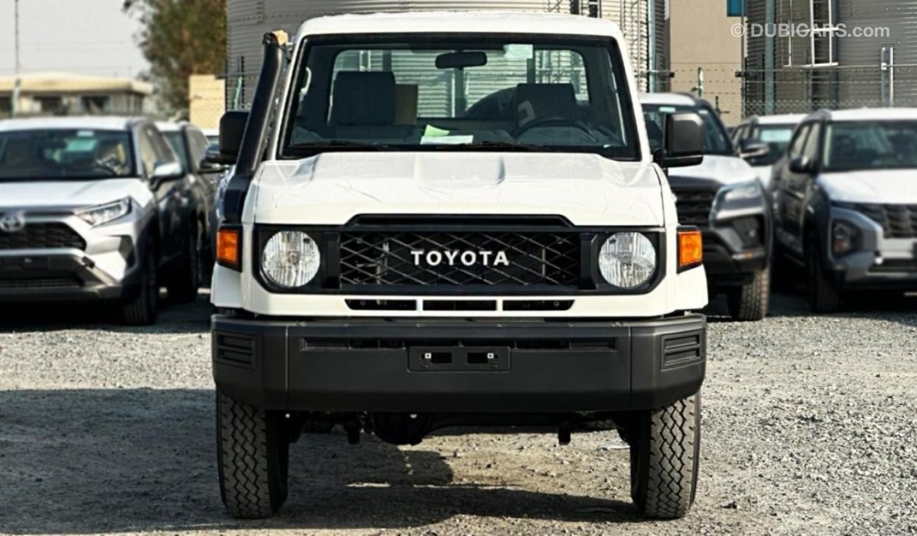 Toyota Land Cruiser Pick Up Toyota/LC79 DSL SC 4.2L /0AEH5 3 seater 2 AIRBAG & ABS NEW FACE MT( for export only )