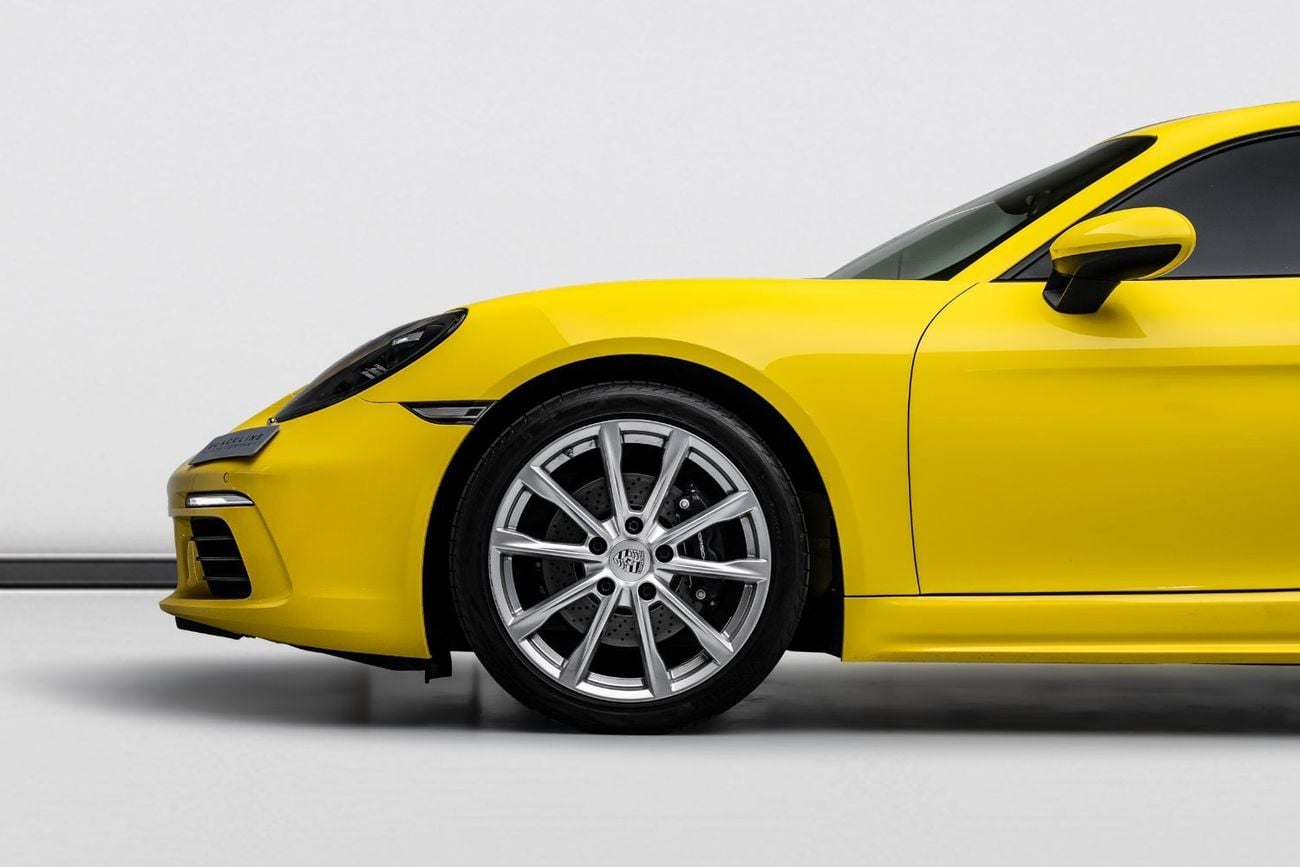 بورش كايمان 718 Std 2.0L M/T2024 Porsche Cayman, 2.0L TC F4, RWD, 300 bhp, 6 Speed Manual