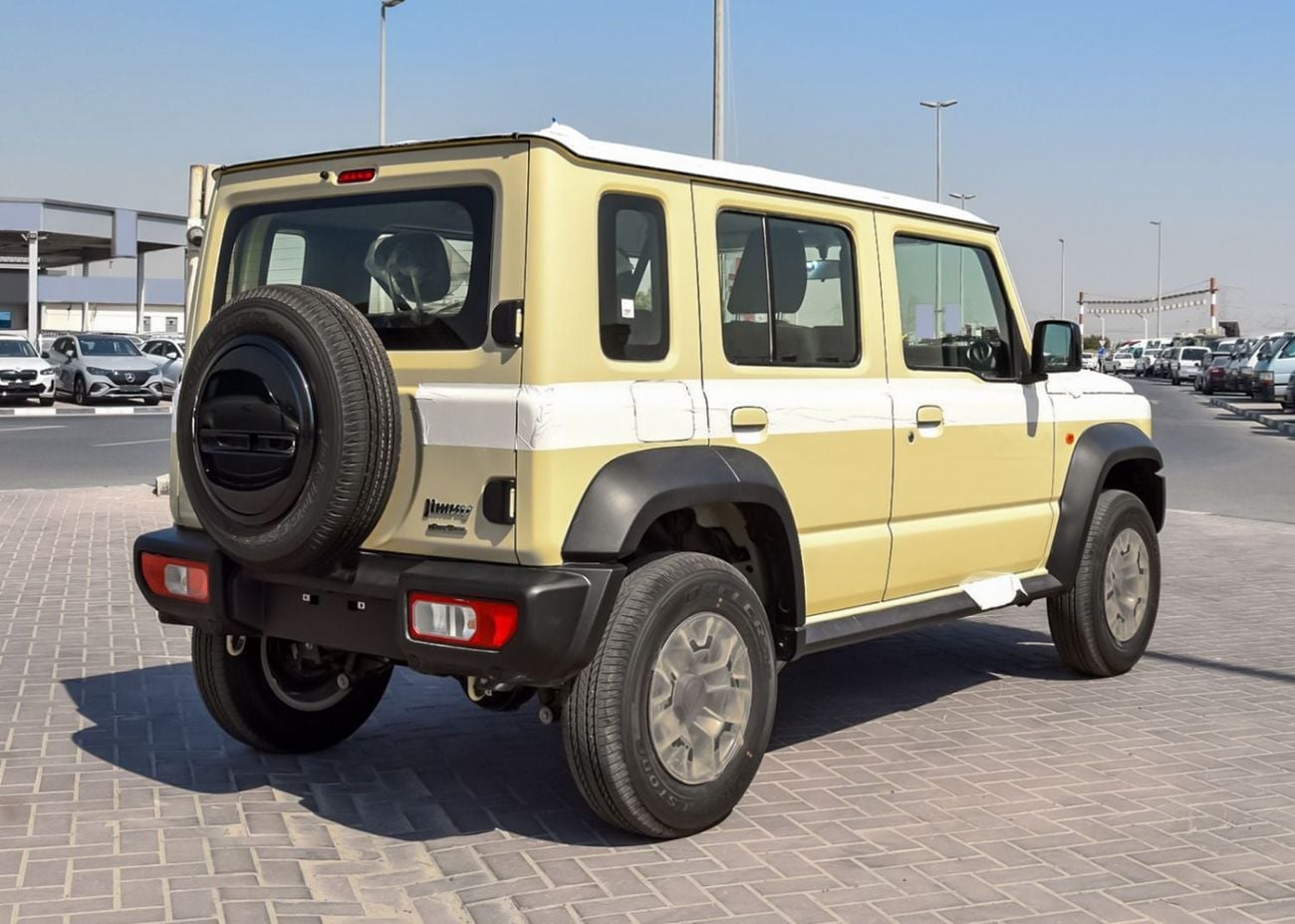 سوزوكي جيمني GLX · 1.5L · 4 Cyl · Automatic · Petrol · SUV/Crossover · Four Wheel Drive · 4 seats · 5 door Petrol 5-Door Automatic 4WD (GCC Specs) – 2026 | For Export Only