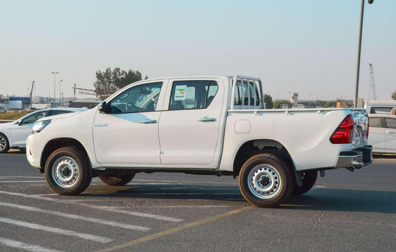 تويوتا هيلوكس DLX 2.4L 4WD DIESEL PICKUP 2026