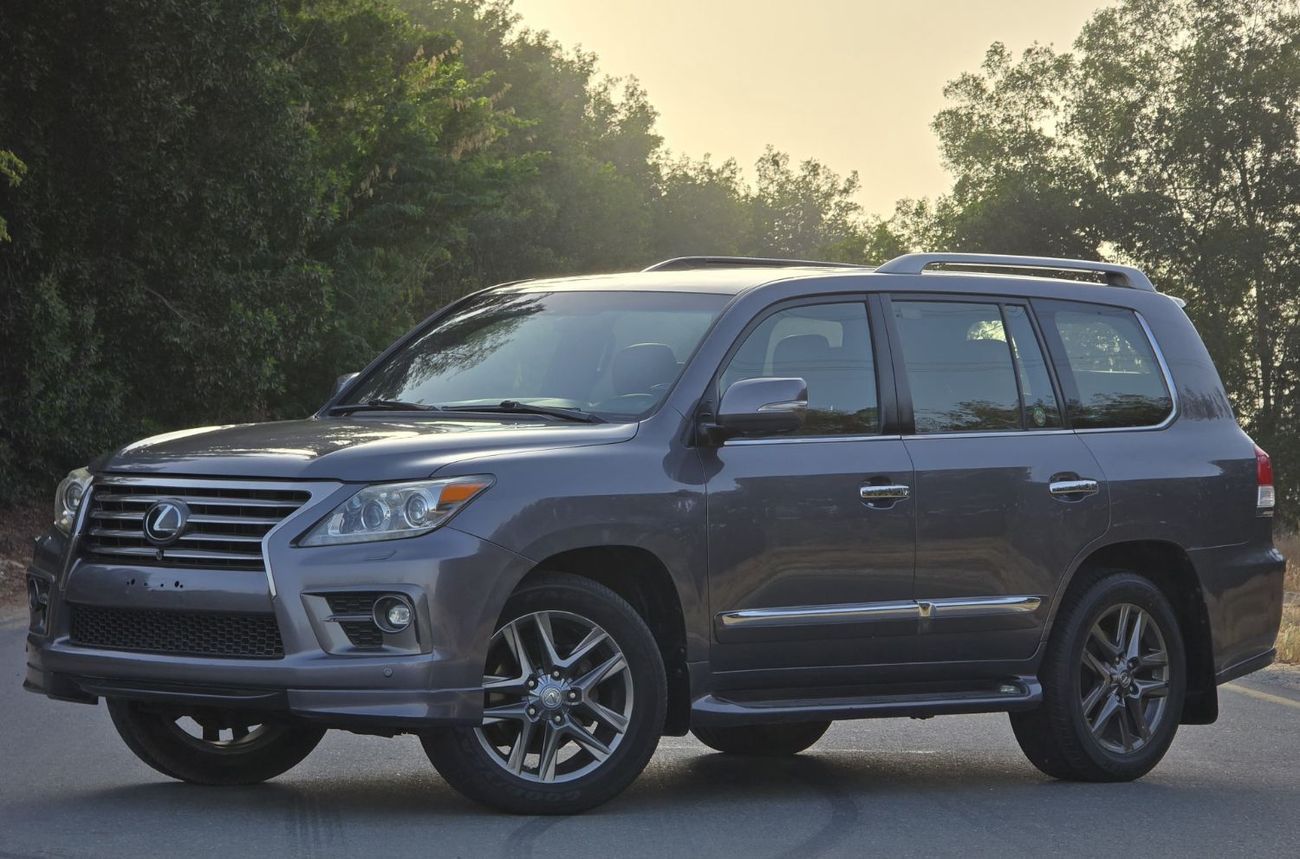 لكزس LX 570 Platinum 5.7L LEXUS LX-570 2014 GCC // FULL OPITION // PERFECT CONDITION