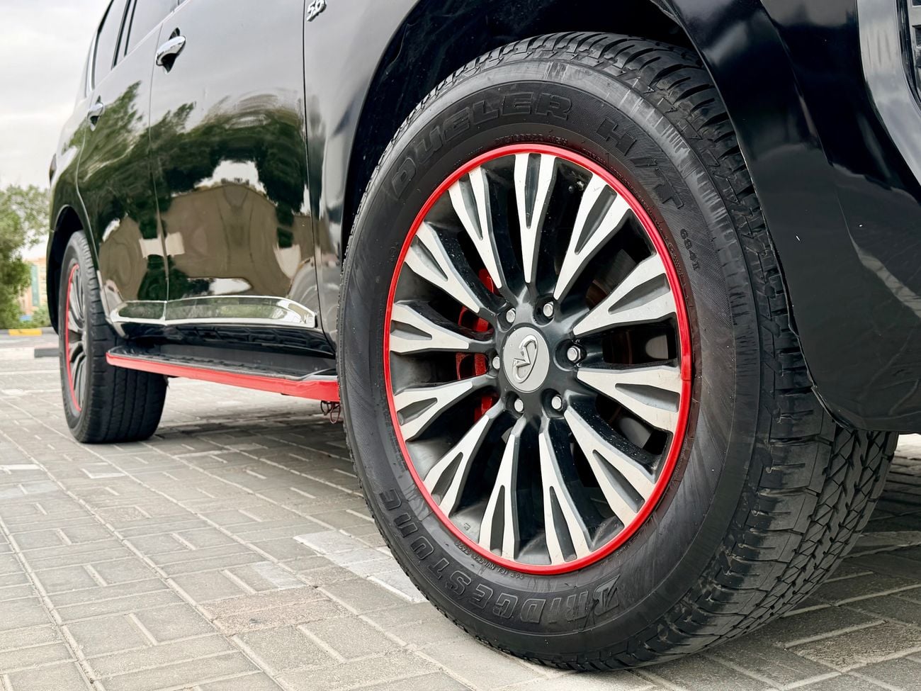 Infiniti QX80 Black Edition Captain Chairs 7 5.6L