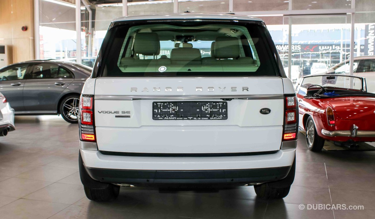 Land Rover Range Rover Vogue HSE with SE Supercharged badge