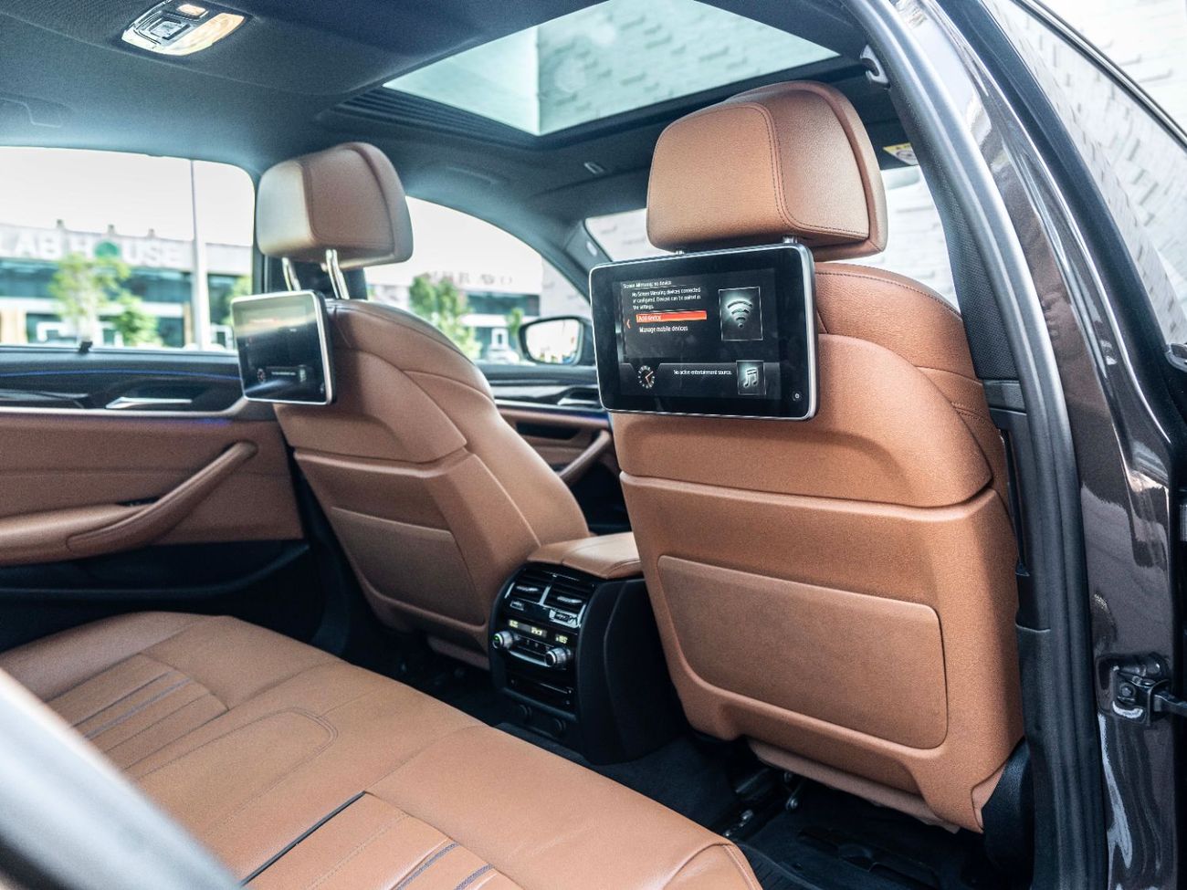 بي أم دبليو 530i Exclusive Luxury 2.0L