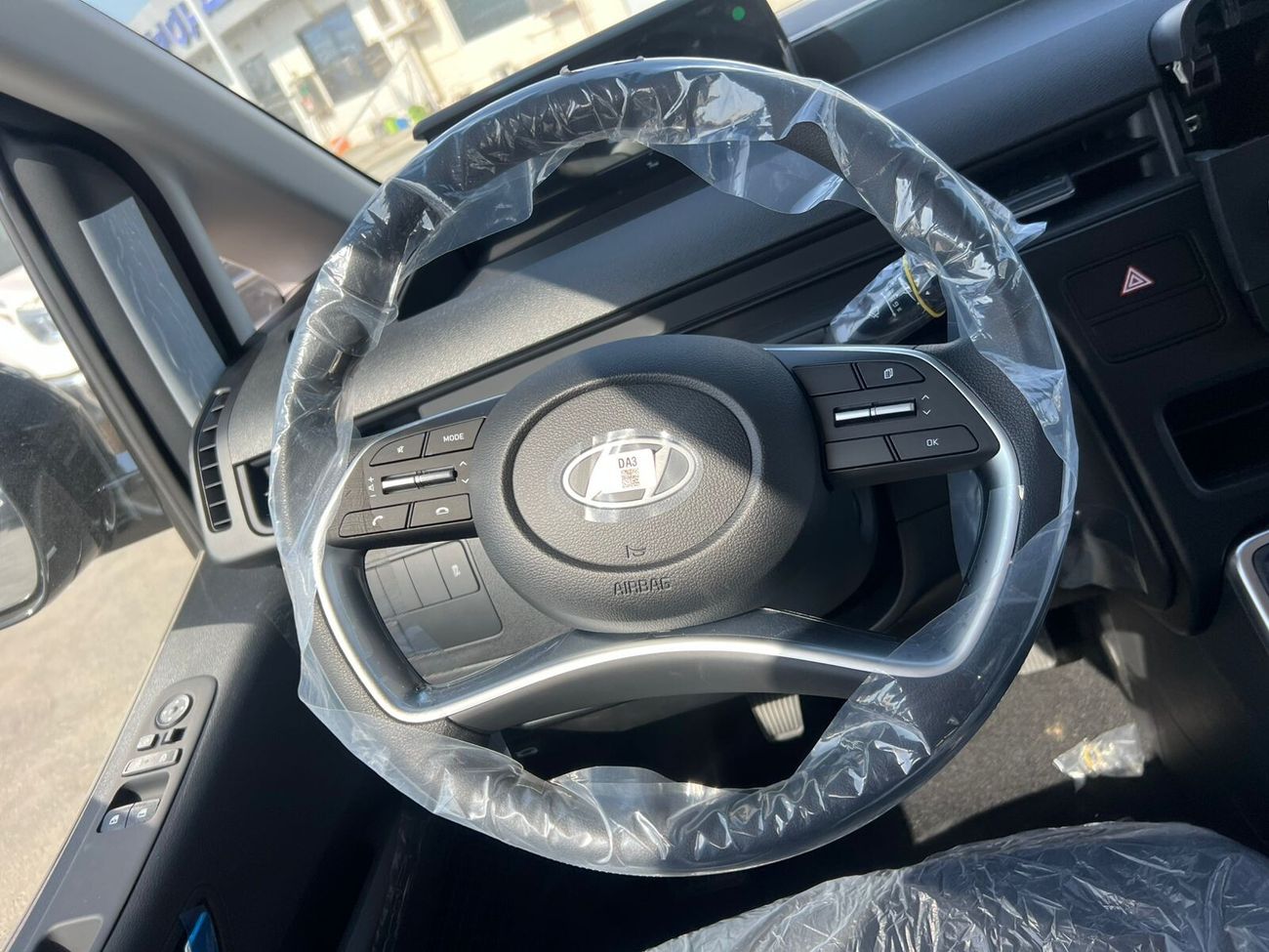 Hyundai Staria HYUNDAI STARIA 2.2 L 11 SEATS DIESEL 2025 (GCC SPECS) MANUAL