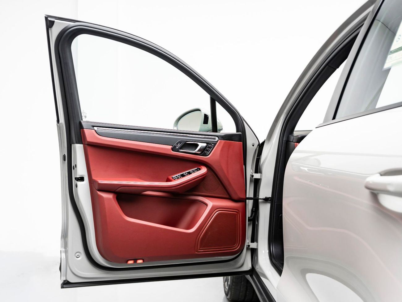 Porsche Macan Std 2.0L (252 HP) 2024 Porsche Macan, November 2026 Porsche Warranty, Full Service History, Low KMs,