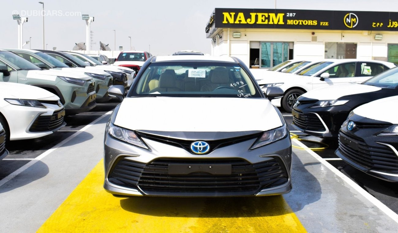 Toyota Camry LE Hybrid 2.5 L