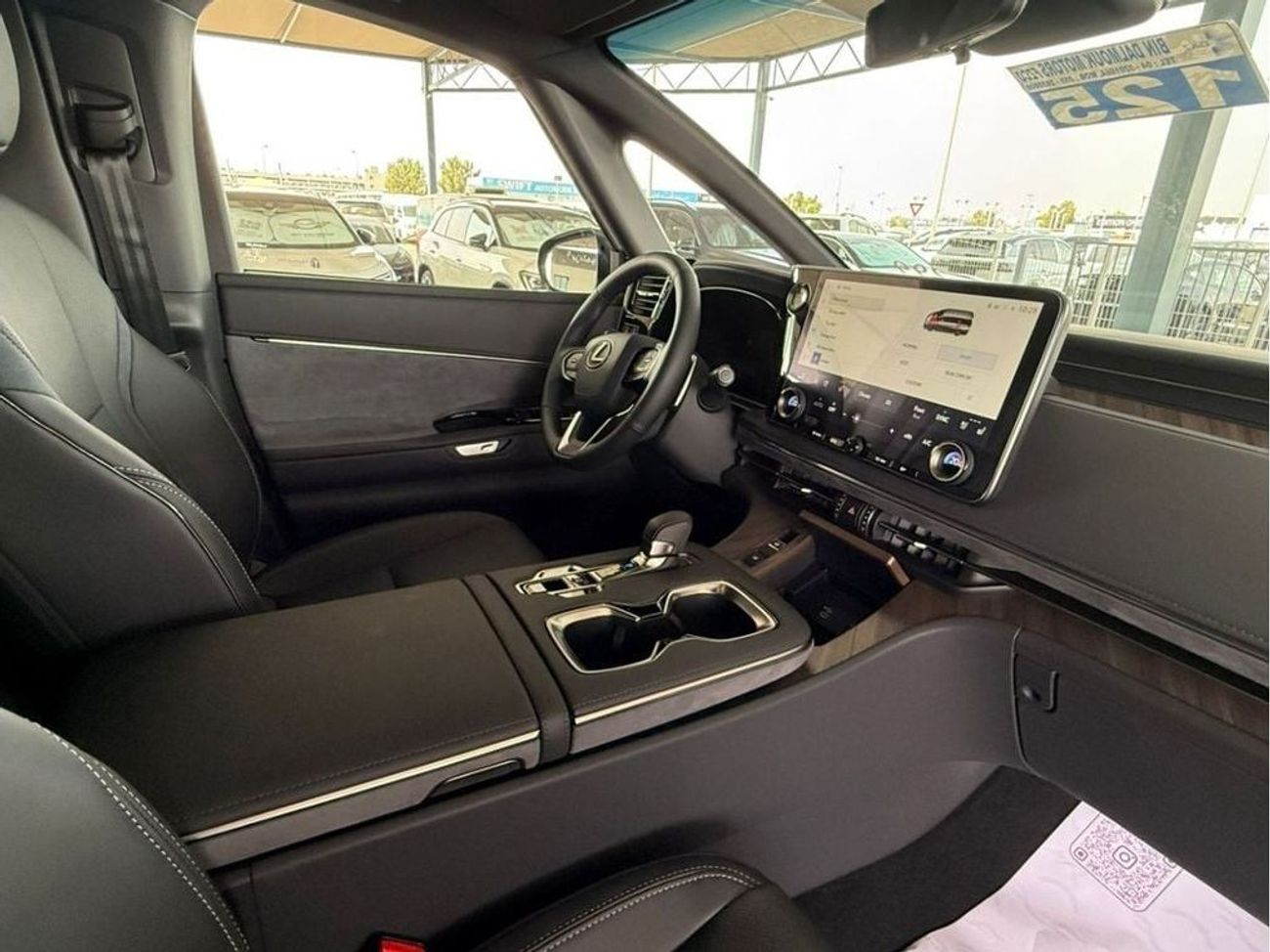 Lexus LM 350h Lexus LM 350H VIP Luxury 4-Seater AWD 2025 Model Year