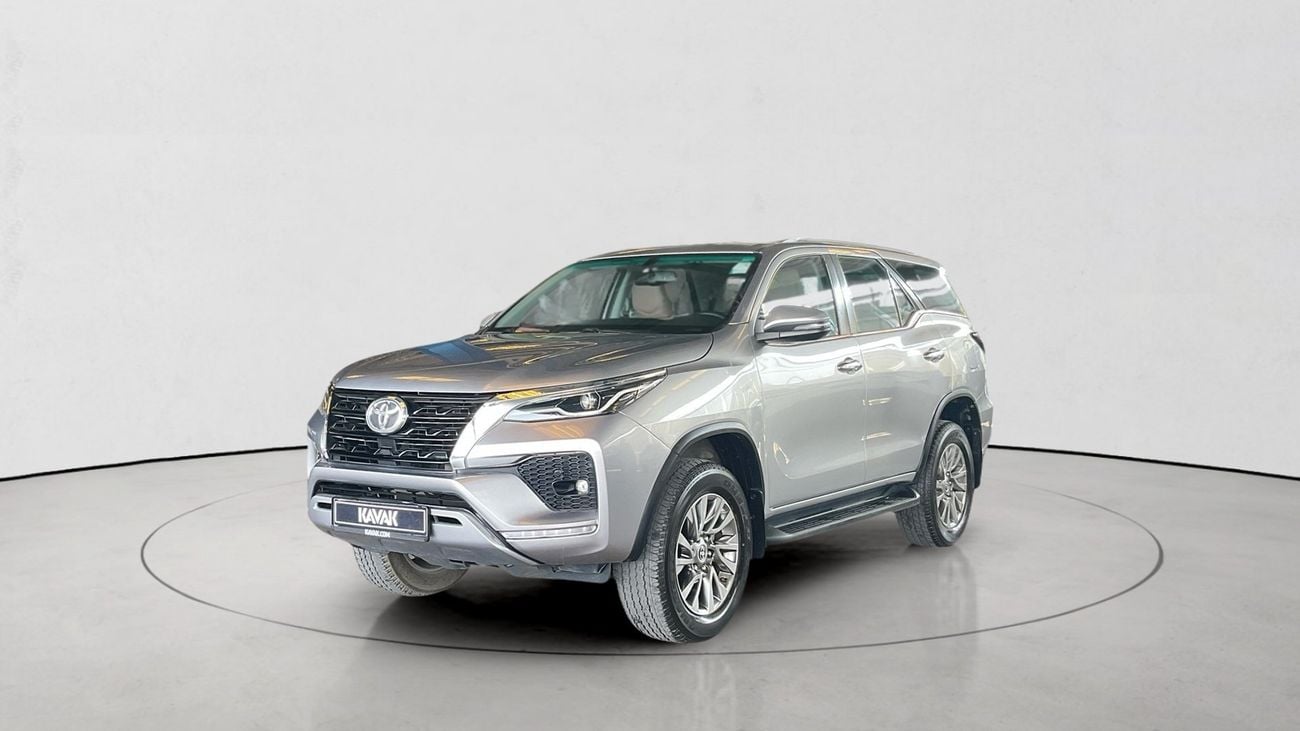 Toyota Fortuner VXR — фото 1