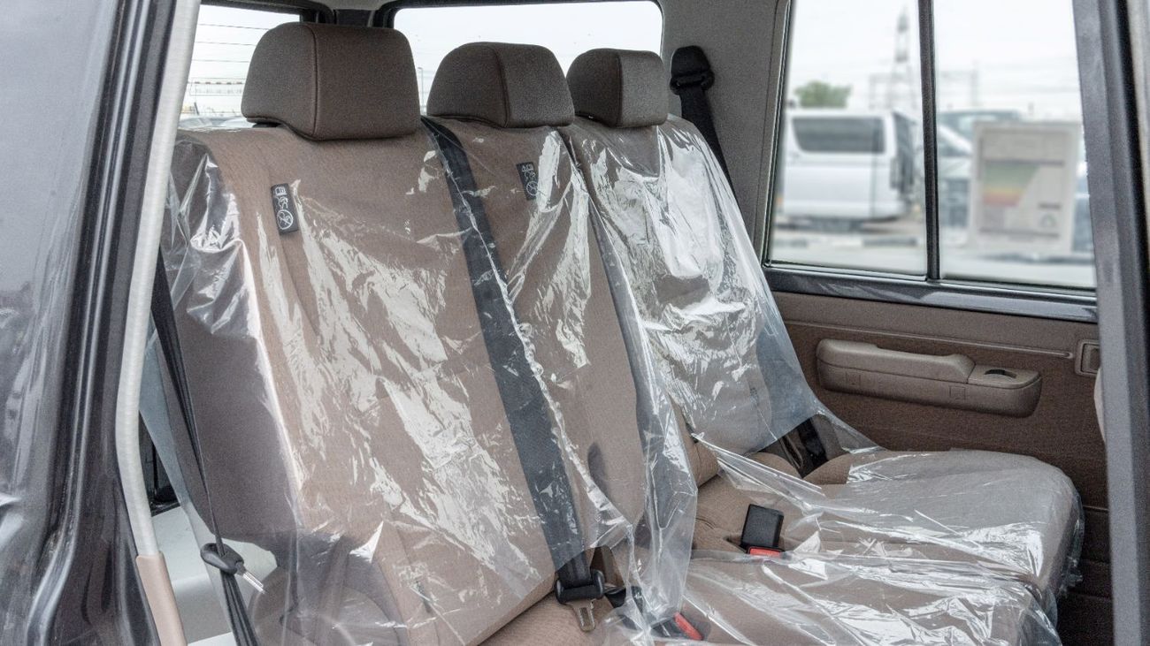 Toyota Land Cruiser 70 Toyota Land Cruiser LC76 4.0L AT Petrol (Grey-Brown) Basic