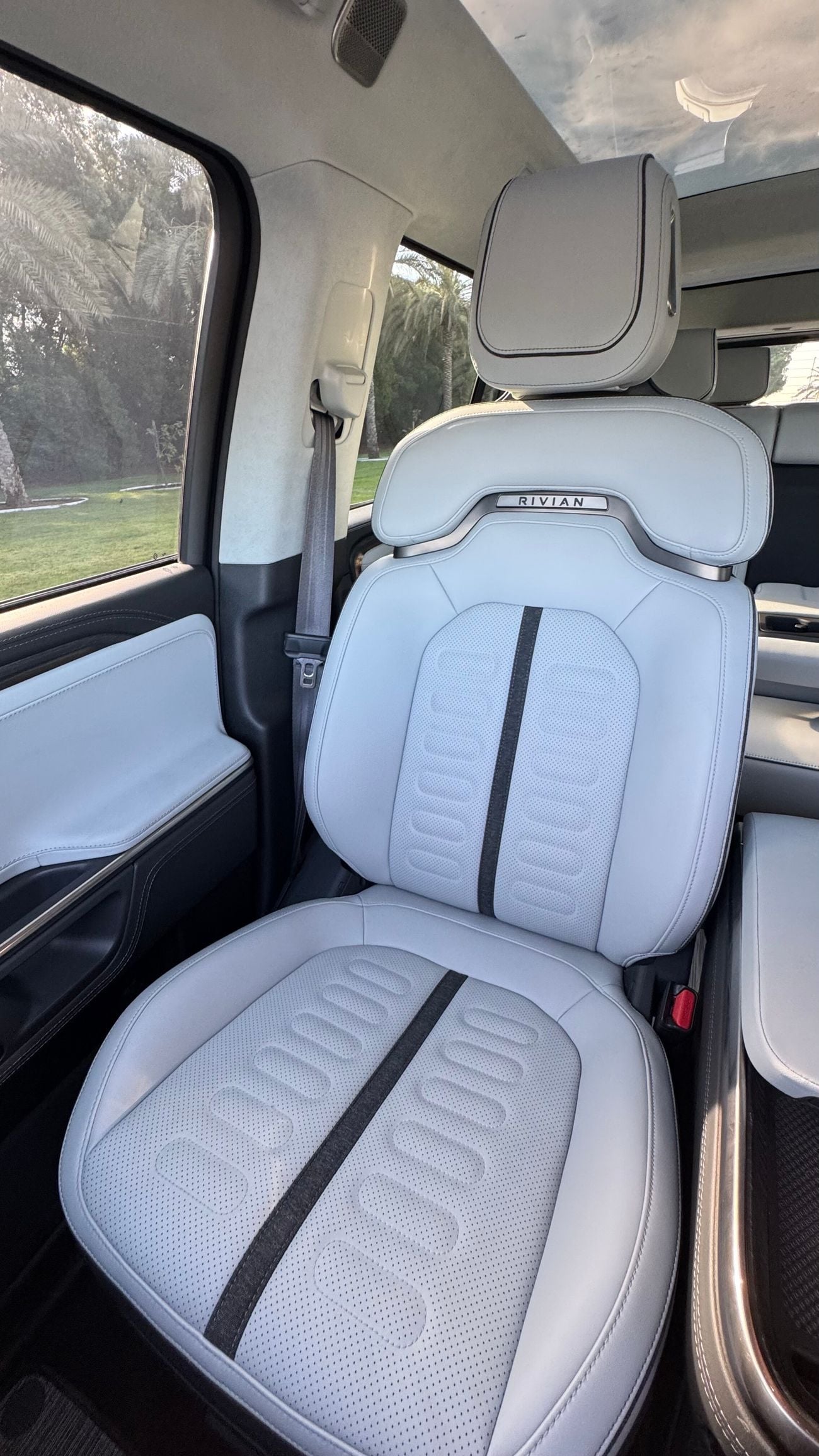 ريفيان R1S ADVENTURE PACKAGE