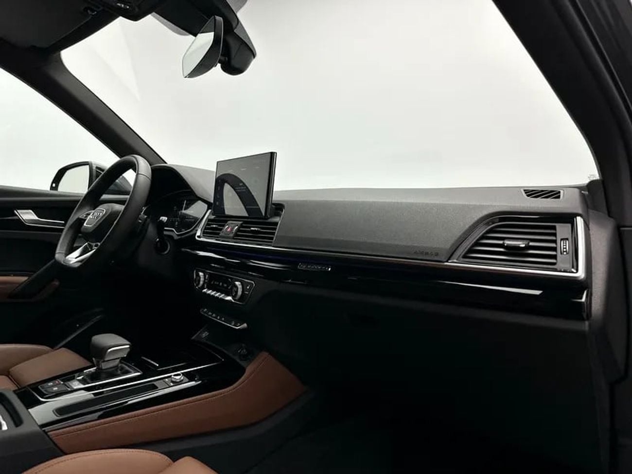 أودي Q5 S line 45 TFSI quattro 249hp (Ref# 01182) EXCLUSIVE RAMADAN OFFER