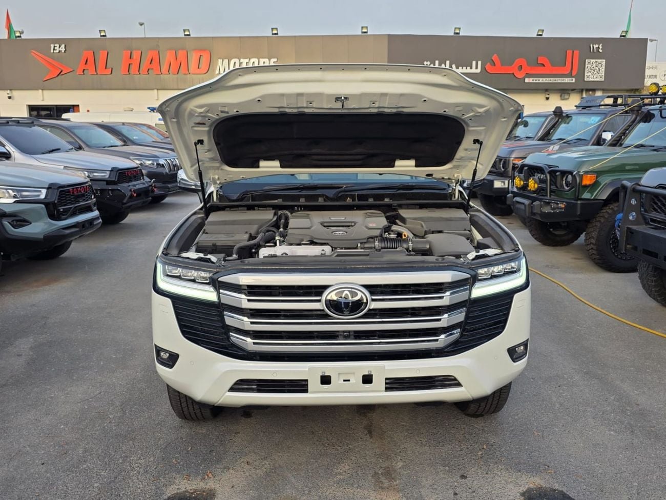 تويوتا لاند كروزر Brand New Toyota land cruiser LC300 ,SAHARA ,year 2025 ,Right Hand Drive ,Diesel 3.3L only For expor
