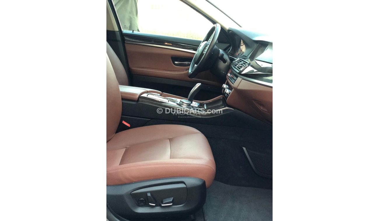 BMW 528i i-Series, DVD & NAVIGATION SYSTEM, SUNROOF, POWER SEATS, SUNROOF, PUSH START, LOT-671