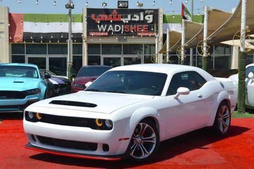 Dodge Challenger R/T 5.7L (370 HP) WHITE CLEAN V8 CAR IN BEST PRICE