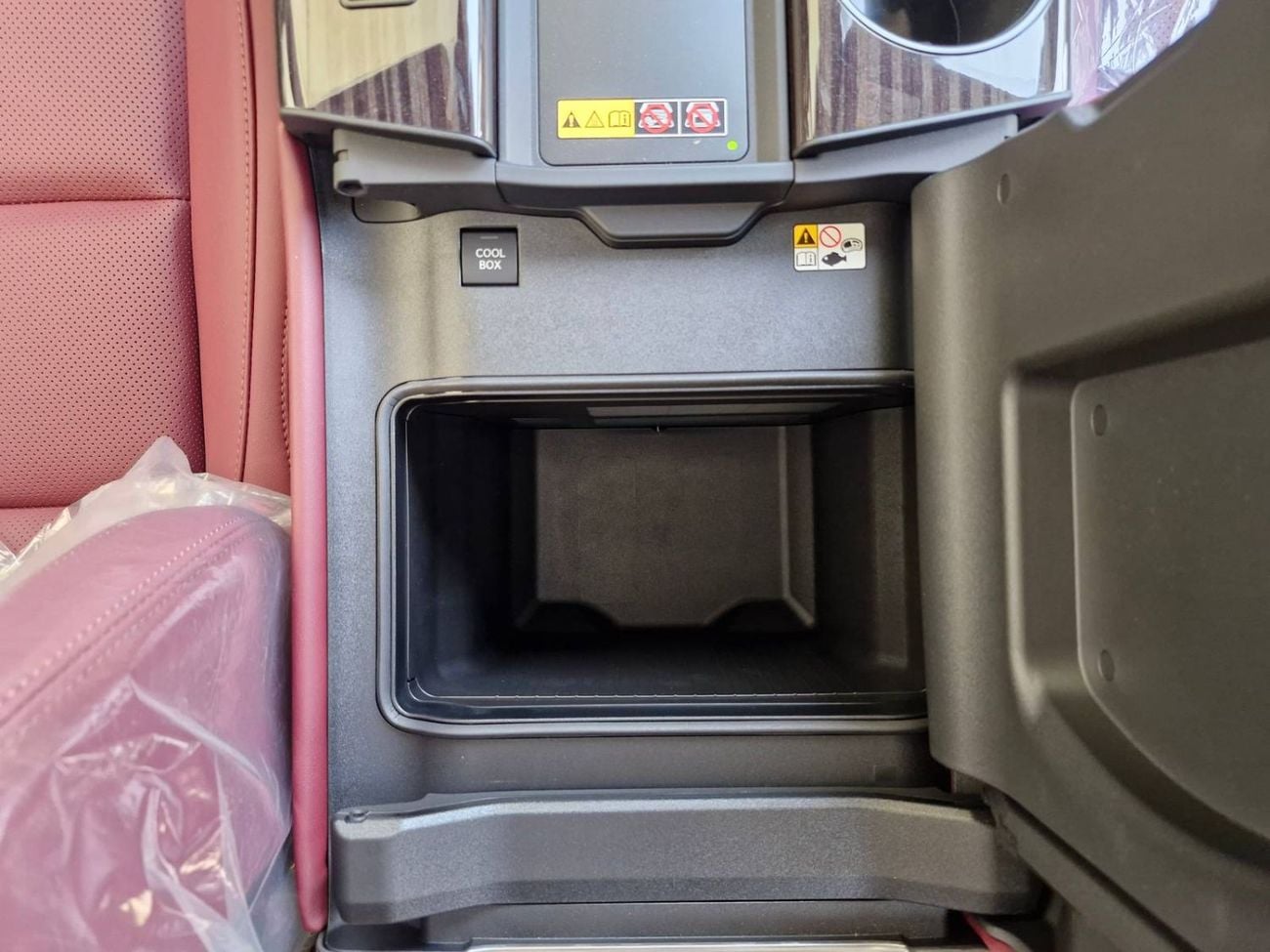 Lexus LX 700h 2026 LEXUS LX700h 3.5L 25-SPEAKERS ML URBAN 20"ALLOY 7-SEATS GCC BRAND NEW 0KM