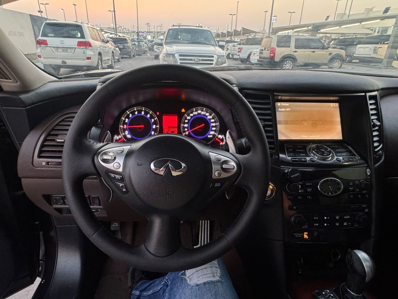 Infiniti FX50 In excellent condition and requires no expenses