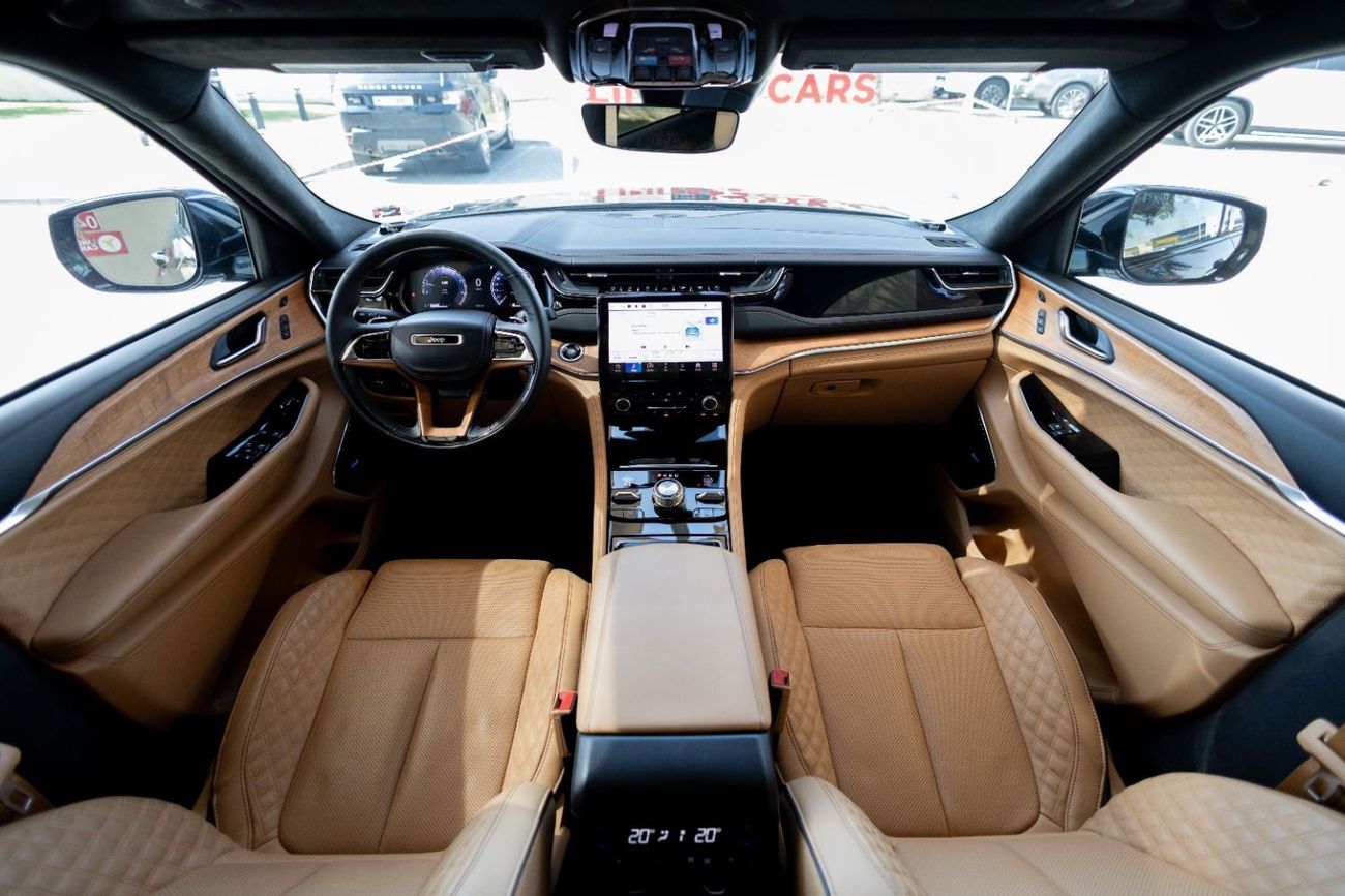 Jeep Grand Cherokee Jeep Grand Cherokee Summit 2023 American Spec under Warranty with Flexible Down-Payment.