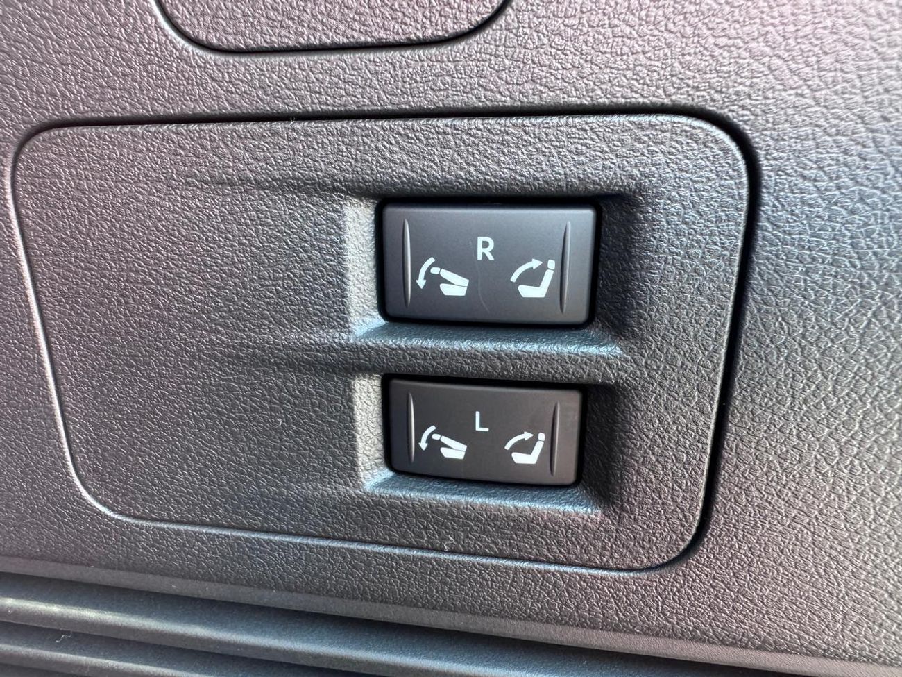 Nissan Patrol 3.5L LE Titanium_2026 _SILVER_BURGUNDY