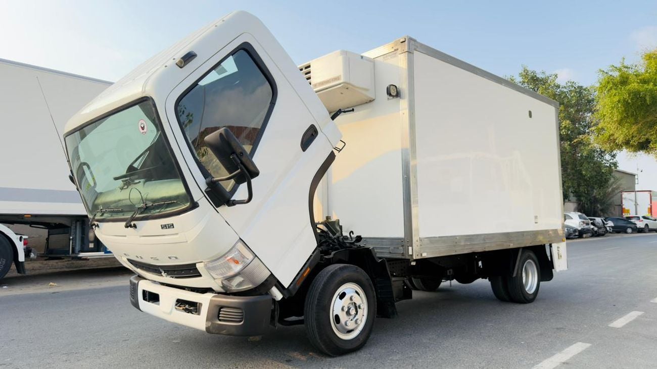 ميتسوبيشي كانتر فان -